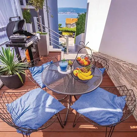 Apartman In With Kitchen Crikvenica