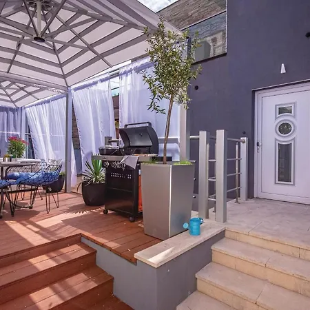 In With Kitchen Crikvenica